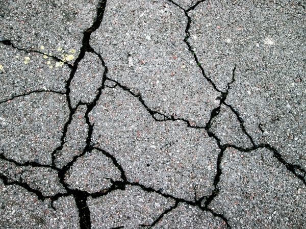Cost of Driveway Crack Filling in Tucson